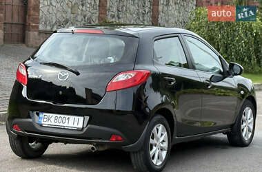 Хэтчбек Mazda 2 2009 в 