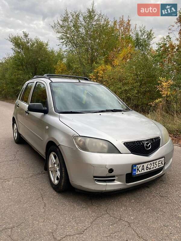 Mazda 2 2003