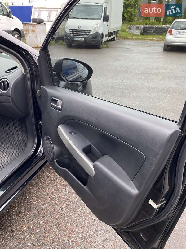 Хетчбек Mazda 2 2011 в Рівному фото 6 Хетчбек Mazda 2 2011 в Рівному