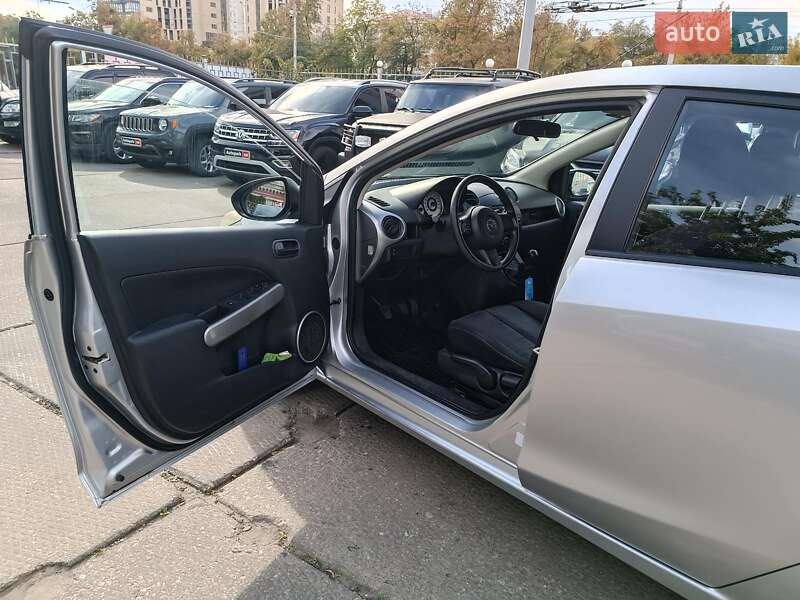 Хэтчбек Mazda 2 2007 в Харькове