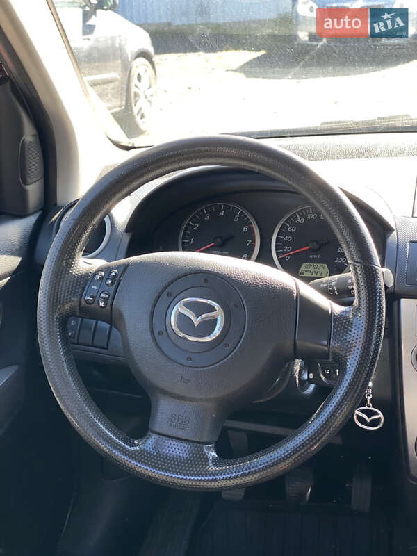 Хэтчбек Mazda 2 2007 в Луцке