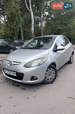 Хэтчбек Mazda 2 2008 в Луцке
