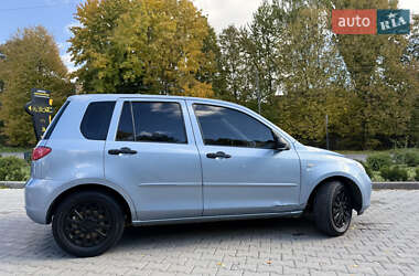Хэтчбек Mazda 2 2004 в Жмеринке