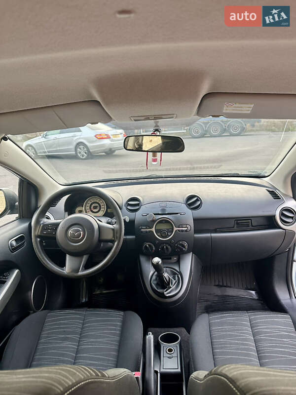 Хетчбек Mazda 2 2008 в Києві фото 10 Хетчбек Mazda 2 2008 в Києві