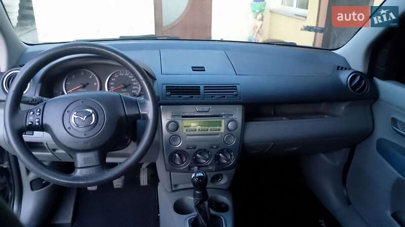 Хэтчбек Mazda 2 2005 в Горохове