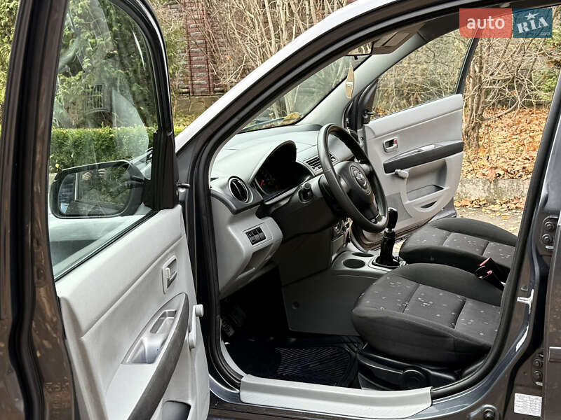 Хетчбек Mazda 2 2004 в Рівному фото 14 Хетчбек Mazda 2 2004 в Рівному