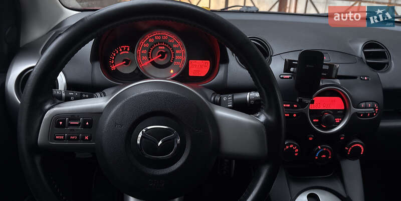 Хэтчбек Mazda 2 2008 в Киеве