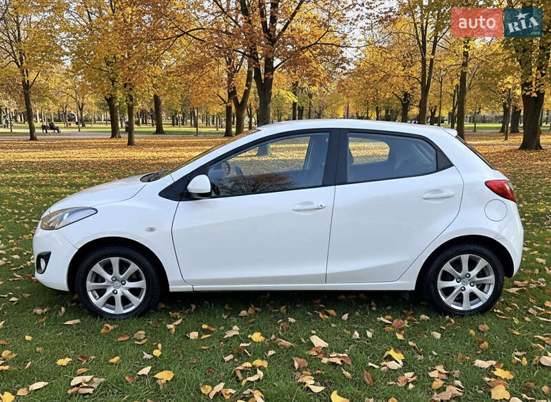 Хетчбек Mazda 2 2011 в Тернополі фото 2 Хетчбек Mazda 2 2011 в Тернополі