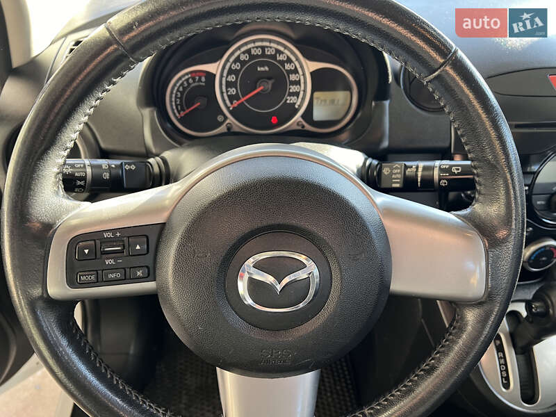 Хетчбек Mazda 2 2011 в Тернополі фото 11 Хетчбек Mazda 2 2011 в Тернополі