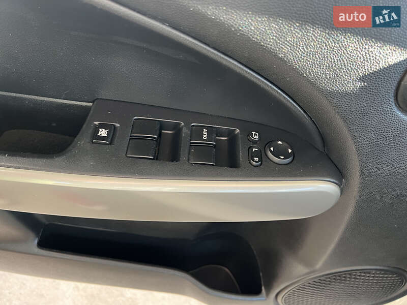 Хетчбек Mazda 2 2011 в Тернополі фото 17 Хетчбек Mazda 2 2011 в Тернополі