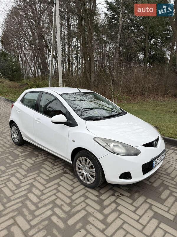 Хетчбек Mazda 2 2010 в Луцьку
