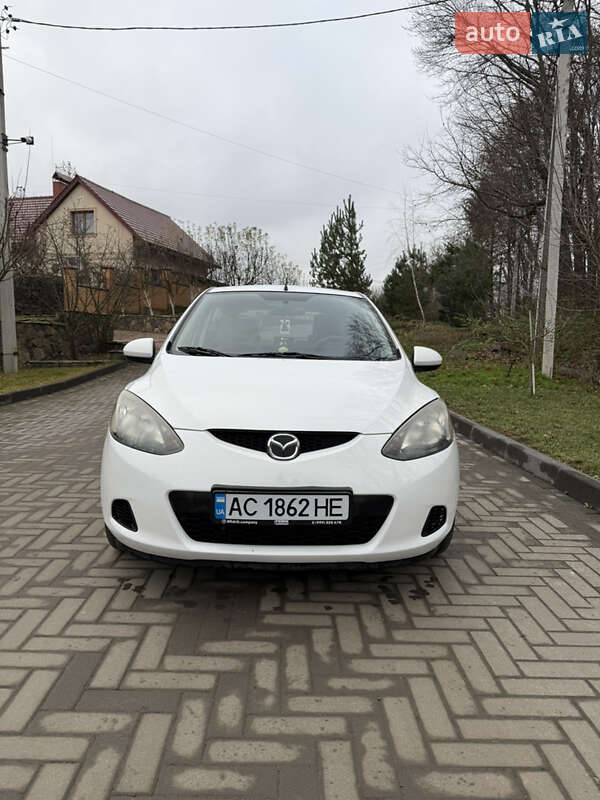 Хетчбек Mazda 2 2010 в Луцьку