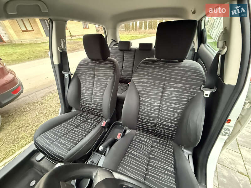 Хетчбек Mazda 2 2010 в Луцьку