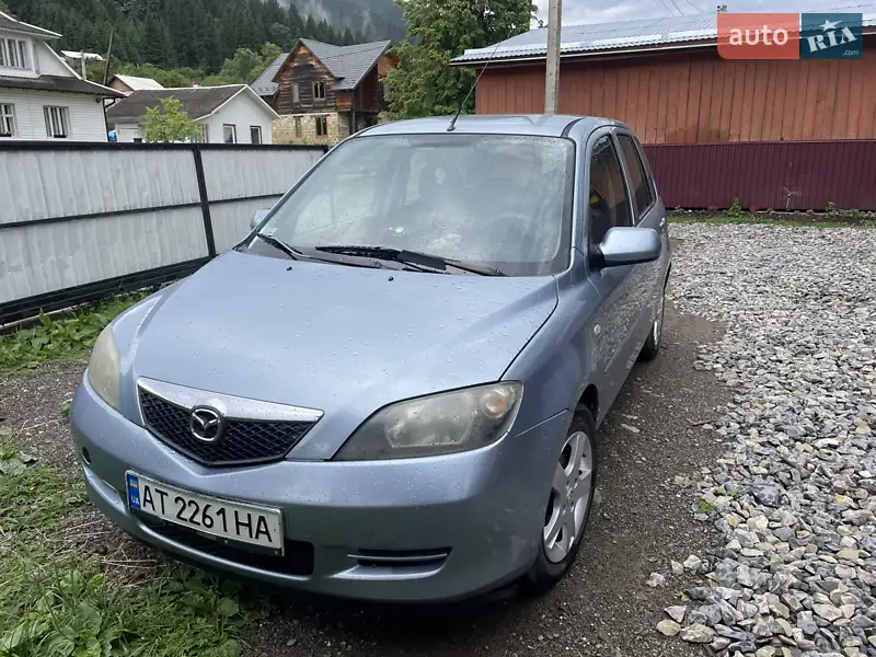 Mazda 2 2005