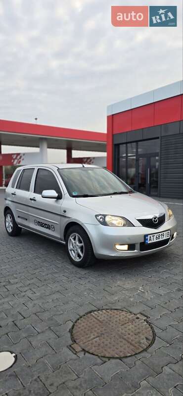 Хэтчбек Mazda 2 2005 в Черновцах
