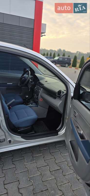 Хэтчбек Mazda 2 2005 в Черновцах