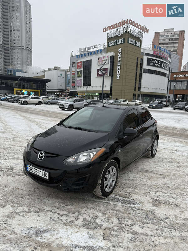 Mazda 2 2011