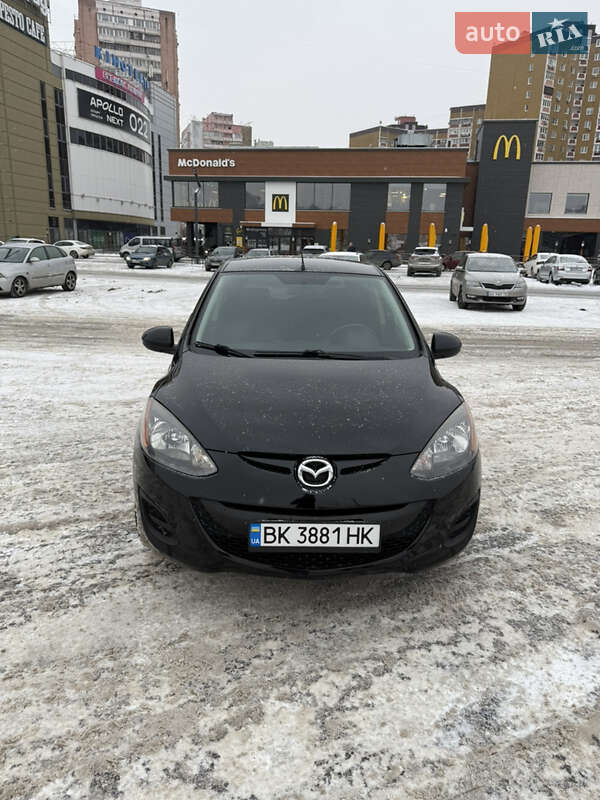 Хэтчбек Mazda 2 2011 в Киеве