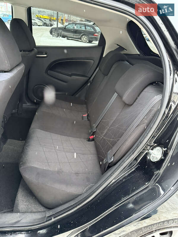 Хэтчбек Mazda 2 2011 в Киеве