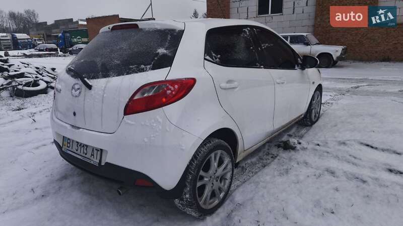 Хэтчбек Mazda 2 2008 в Полтаве
