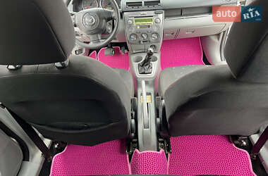 Хэтчбек Mazda 2 2004 в Золочеве