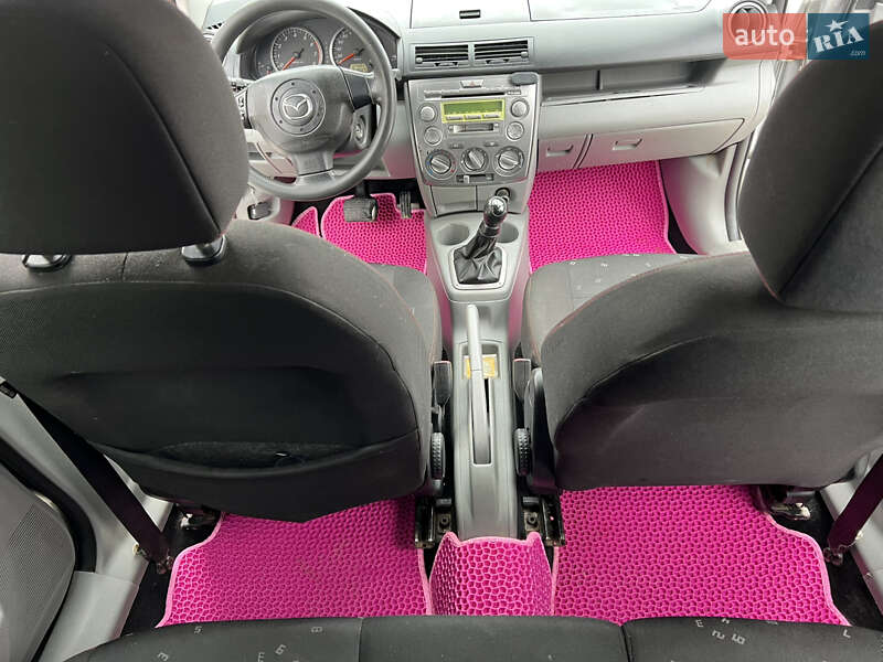 Mazda 2 2004
