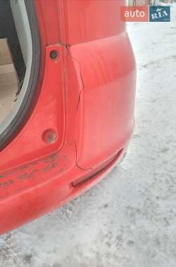 Хэтчбек Mazda 2 2004 в Умани