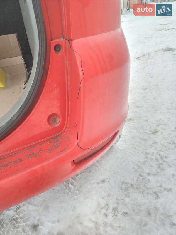 Хэтчбек Mazda 2 2004 в Умани