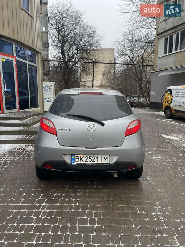 Хэтчбек Mazda 2 2010 в Черновцах фото 5 Хэтчбек Mazda 2 2010 в Черновцах