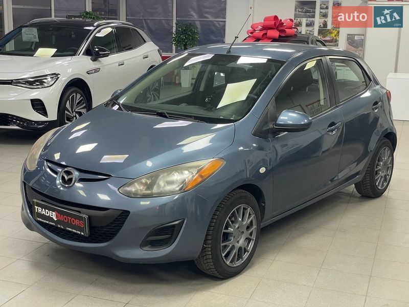 Хэтчбек Mazda 2 2013 в Киеве