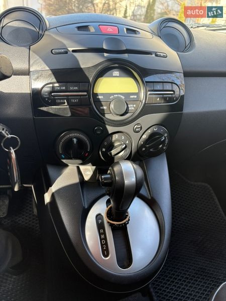 Хэтчбек Mazda 2 2012 в Львове