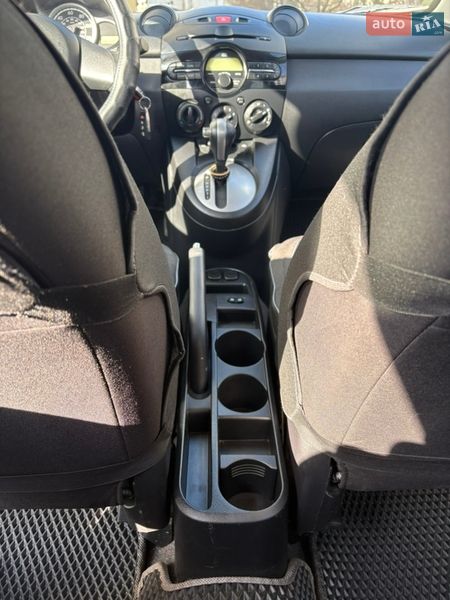 Хэтчбек Mazda 2 2012 в Львове