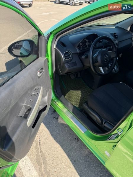 Хэтчбек Mazda 2 2010 в Киеве