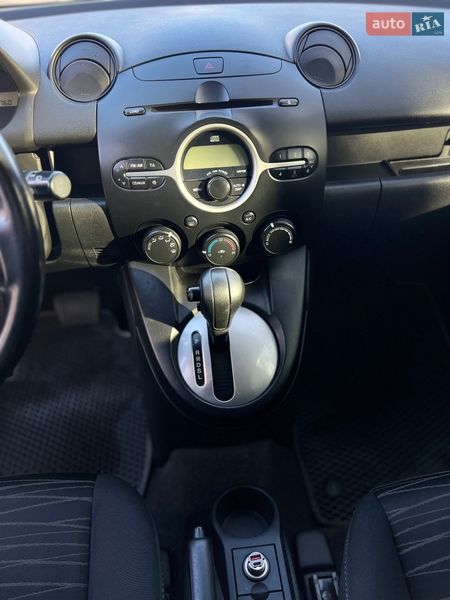 Хэтчбек Mazda 2 2008 в Одессе
