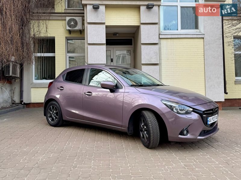 Хэтчбек Mazda 2 2016 в Киеве