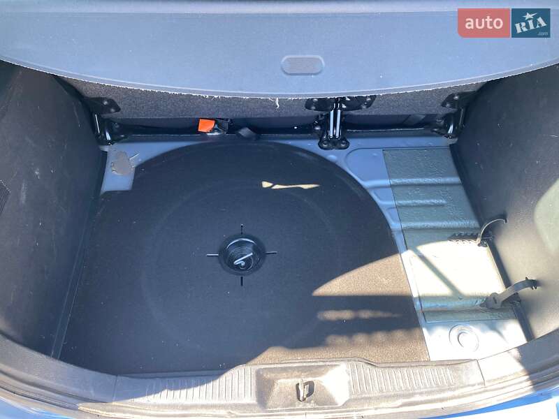 Хэтчбек Mazda 2 2007 в Полтаве