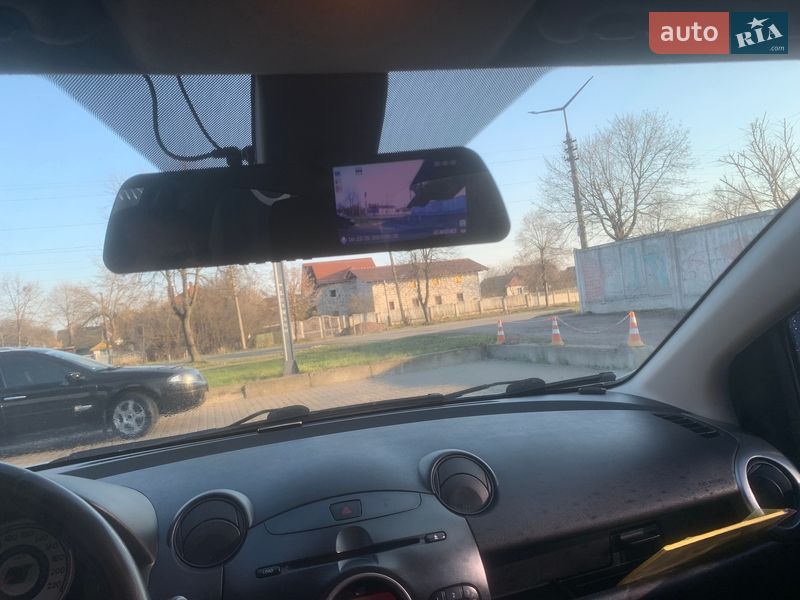 Хэтчбек Mazda 2 2010 в Коростене