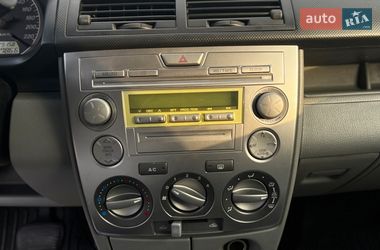Хетчбек Mazda 2 2004 в Мукачевому