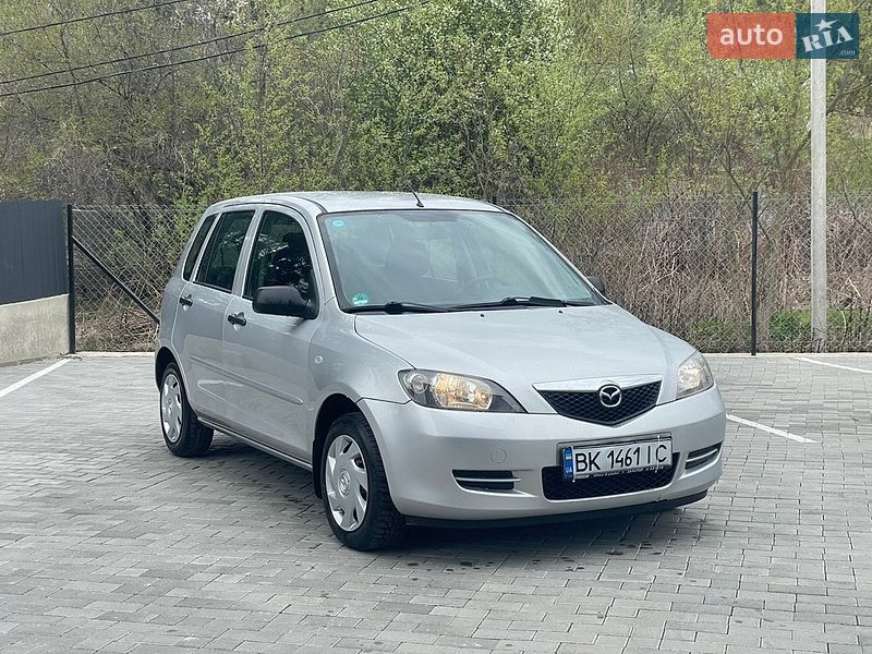 Mazda 2 2004