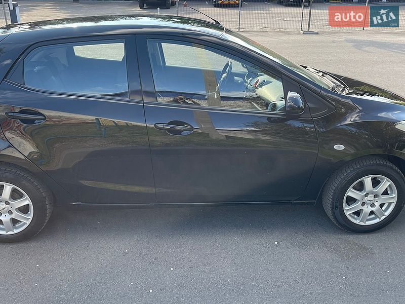 Хэтчбек Mazda 2 2008 в Днепре