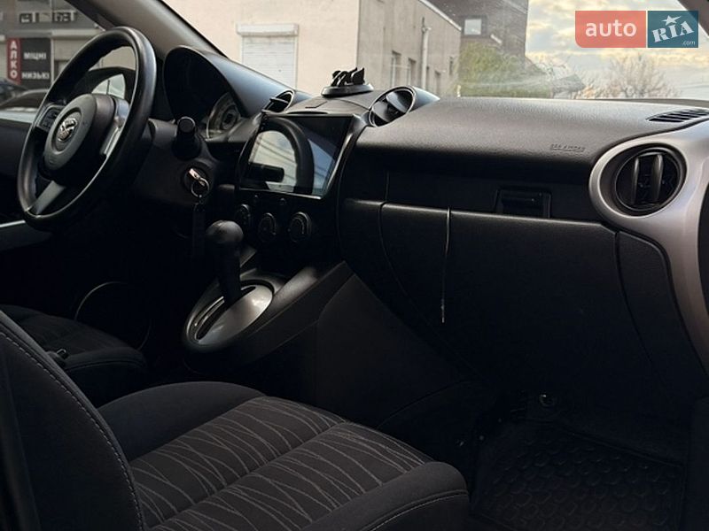 Хэтчбек Mazda 2 2008 в Днепре