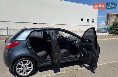Хетчбек Mazda 2 2008 в Києві