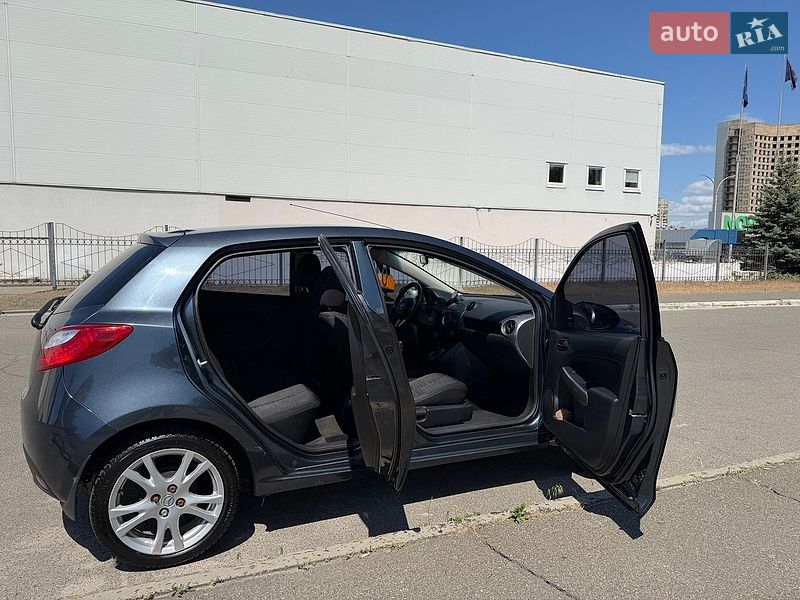 Хетчбек Mazda 2 2008 в Києві