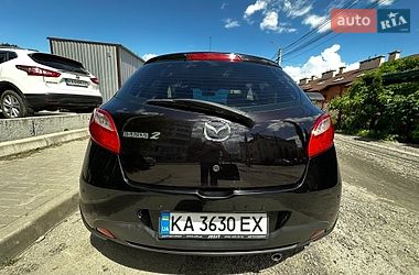 Хетчбек Mazda 2 2014 в Києві фото 4 Хетчбек Mazda 2 2014 в Києві