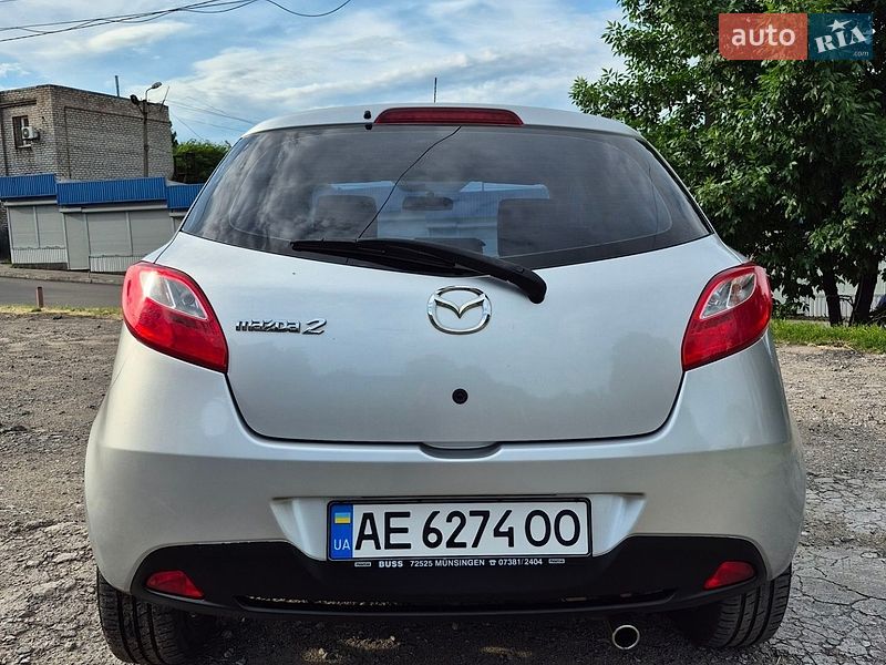 Хэтчбек Mazda 2 2008 в Каменском
