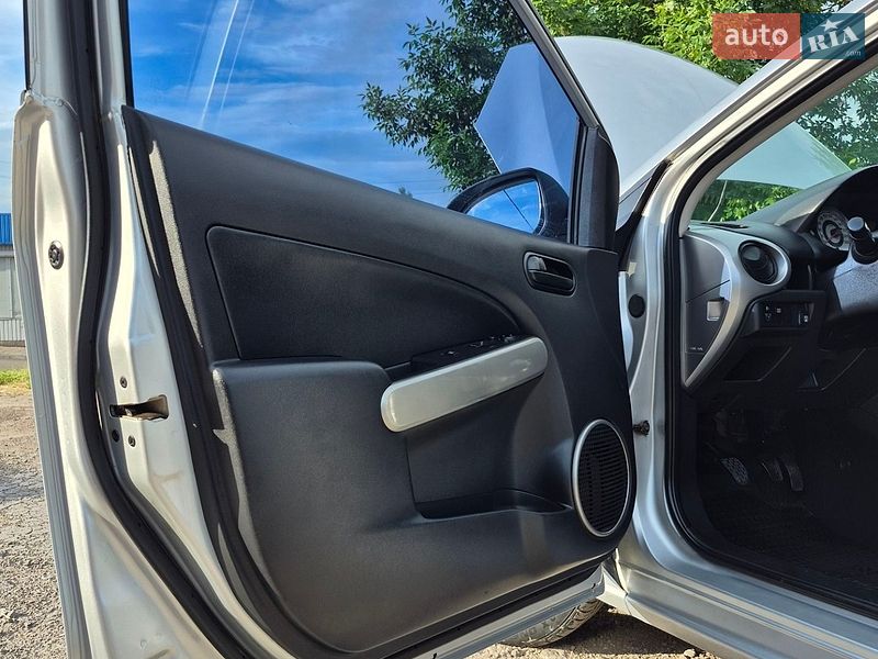 Хэтчбек Mazda 2 2008 в Каменском