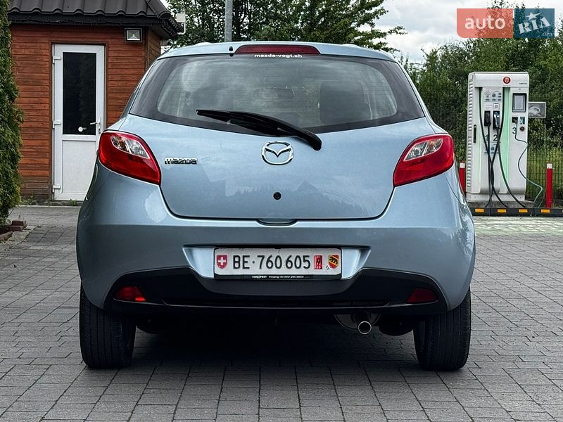 Хэтчбек Mazda 2 2012 в Стрые