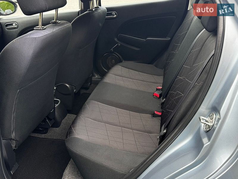 Хэтчбек Mazda 2 2012 в Стрые
