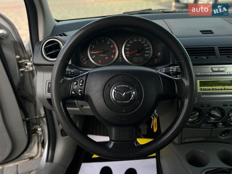 Хэтчбек Mazda 2 2004 в Мукачево