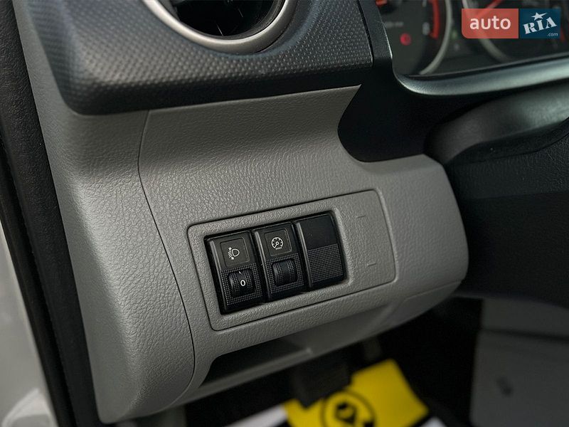 Хэтчбек Mazda 2 2004 в Мукачево